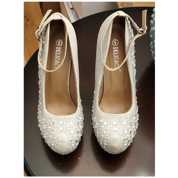 Delicacy Shoes - Delicacy Embellished Stilletoes